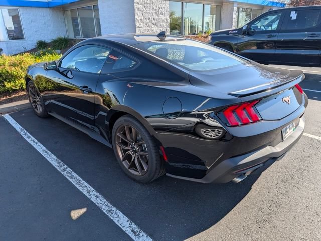 Used 2025 Ford Mustang Premium RWD image 3