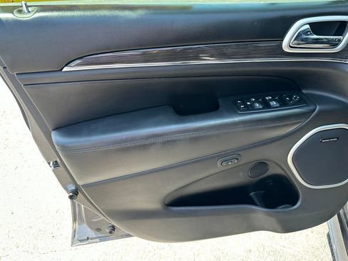 Used 2016 Jeep Grand Cherokee High Altitude AWD/4WD image 13