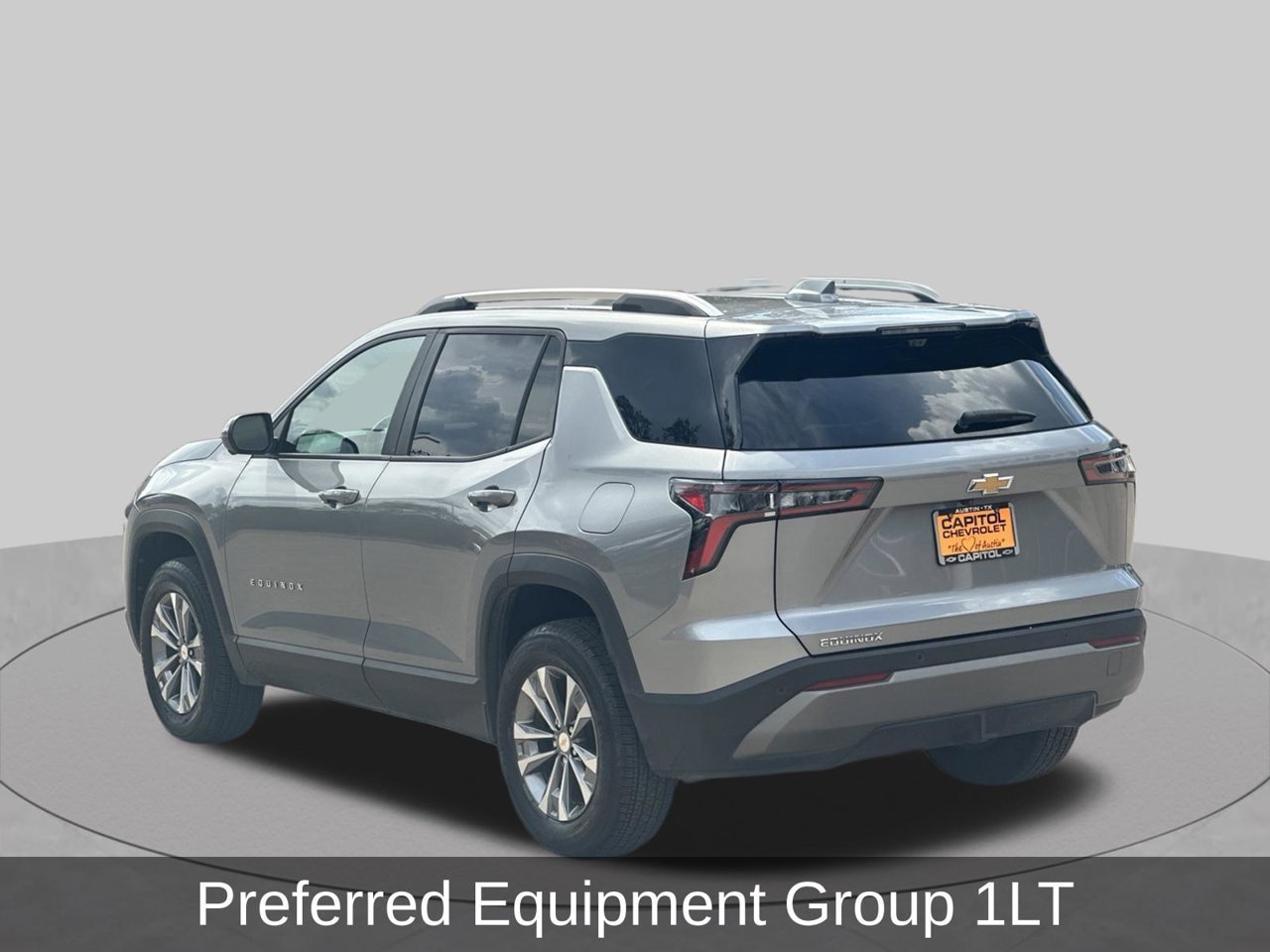 Used 2025 Chevrolet Equinox LT w/ Convenience Package II FWD image 3