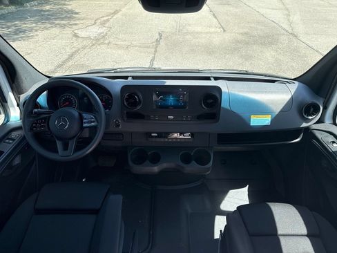 Used 2024 Mercedes-Benz Sprinter 3500 image 22