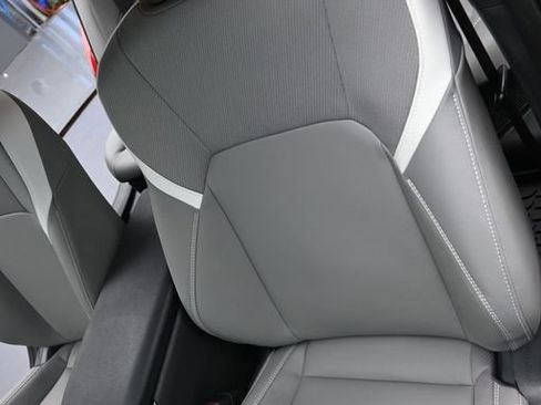 Used 2025 Toyota Camry SE w/ Convenience Package FWD image 9