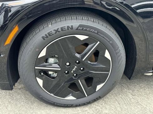 New 2025 Kia EV6 Wind RWD image 6
