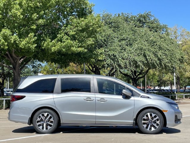 New 2026 Honda Odyssey EX-L image 3