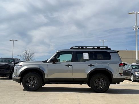 Used 2024 Lexus GX 550 image 7