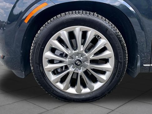 Used 2020 Hyundai Palisade Limited w/ Winter Weather Package AWD/4WD image 11