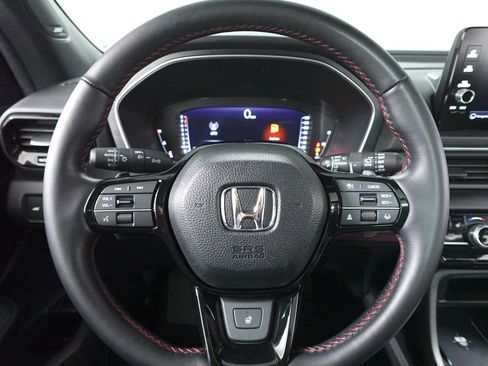 Used 2025 Honda Pilot Black Edition image 15