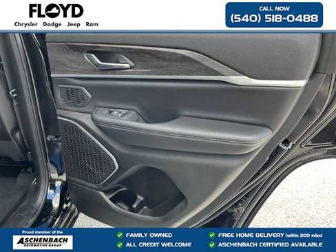 New 2025 Jeep Grand Cherokee Limited w/ Black Appearance Package image 28