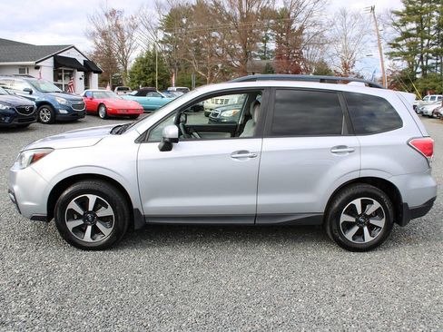Used 2017 Subaru Forester 2.5i Premium w/ All-Weather Package image 10