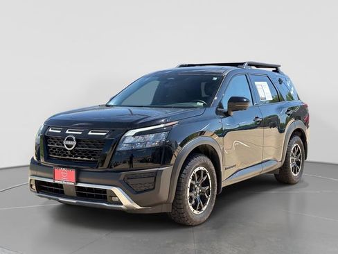 Used 2025 Nissan Pathfinder Rock Creek AWD/4WD image 8