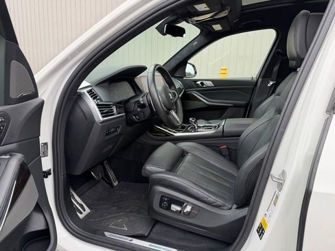 Used 2020 BMW X7 M50i w/ Luxury Seating Package image 15