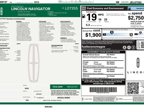 Used 2018 Lincoln Navigator Select w/ Technology Package image 3