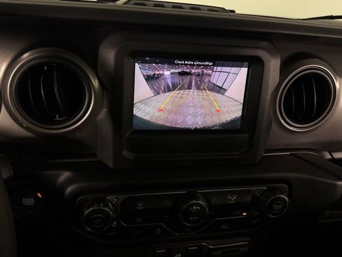 Certified 2023 Jeep Wrangler Unlimited AWD/4WD image 23