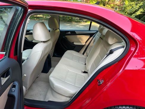 Used 2014 Volkswagen Jetta SE FWD image 16