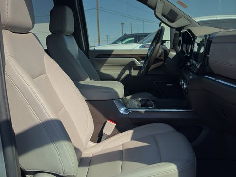 Used 2024 GMC Sierra 3500 SLT w/ SLT Premium Package image 29