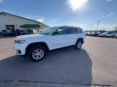 Used 2023 Jeep Grand Cherokee L Limited w/ Luxury Tech Group II AWD/4WD image 4