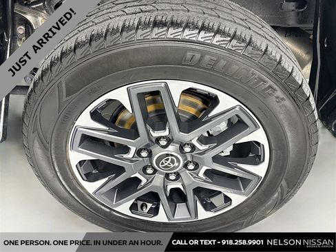 Used 2022 Toyota Tundra Limited AWD/4WD image 32