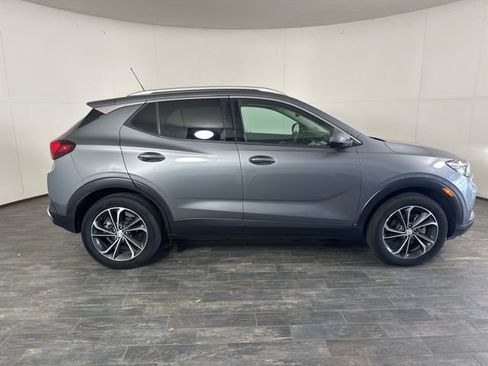 Used 2020 Buick Encore GX Essence image 4