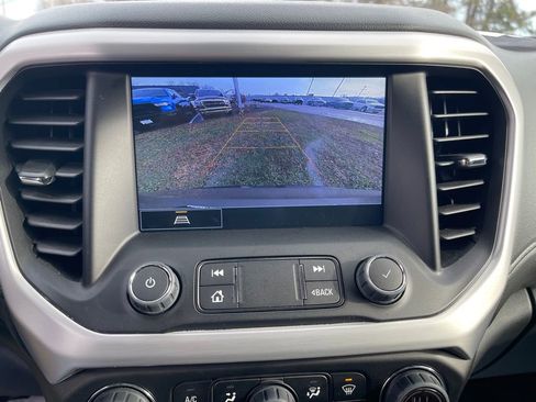 Used 2023 GMC Acadia SLE w/ Driver Convenience Package image 24