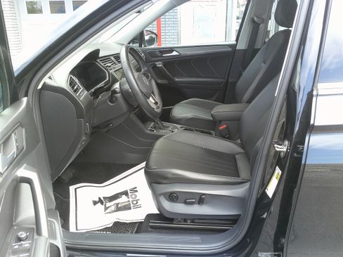 Used 2022 Volkswagen Tiguan SE AWD/4WD image 13
