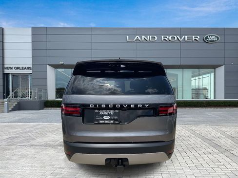 New 2025 Land Rover Discovery S image 6