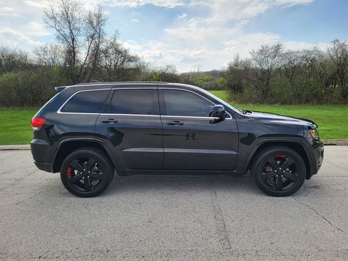 Used 2015 Jeep Grand Cherokee Altitude AWD/4WD image 6