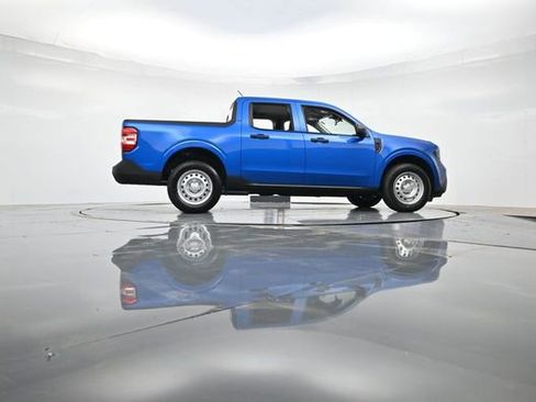 New 2025 Ford Maverick XL image 31