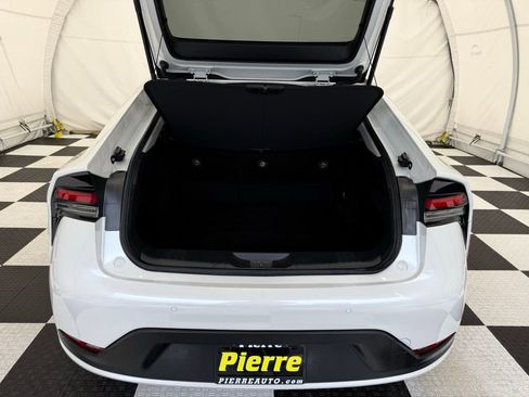 Used 2023 Toyota Prius LE FWD image 4