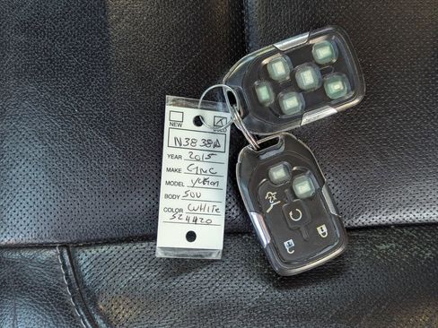 Used 2015 GMC Yukon SLT AWD/4WD image 41