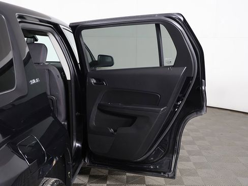 Used 2017 GMC Terrain SLE FWD image 18
