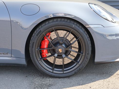 Certified 2025 Porsche 911 Targa 4 GTS AWD/4WD image 28