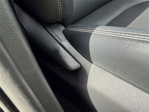 Used 2020 Toyota RAV4 Limited image 30