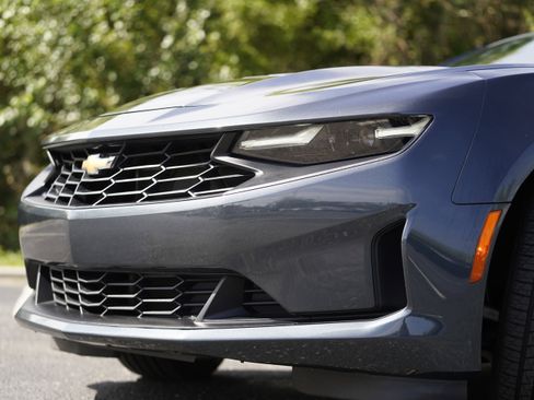 Used 2021 Chevrolet Camaro LT image 31