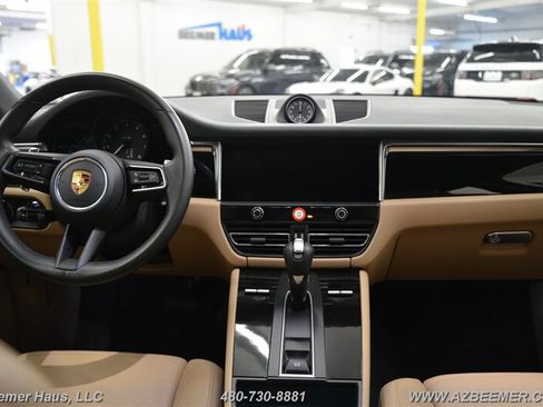 Used 2023 Porsche Macan image 20