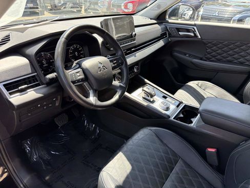 Used 2024 Mitsubishi Outlander 4WD Plug-In Hybrid image 14