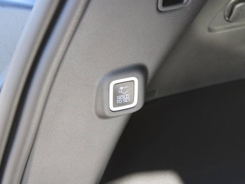 New 2026 Jeep Cherokee Limited image 9