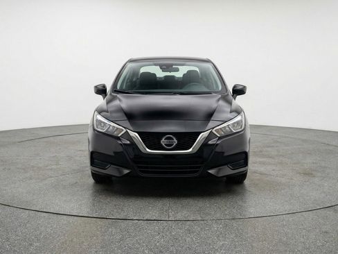 Used 2025 Nissan Versa SV image 2