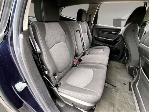 Used 2015 Chevrolet Traverse LT image 18