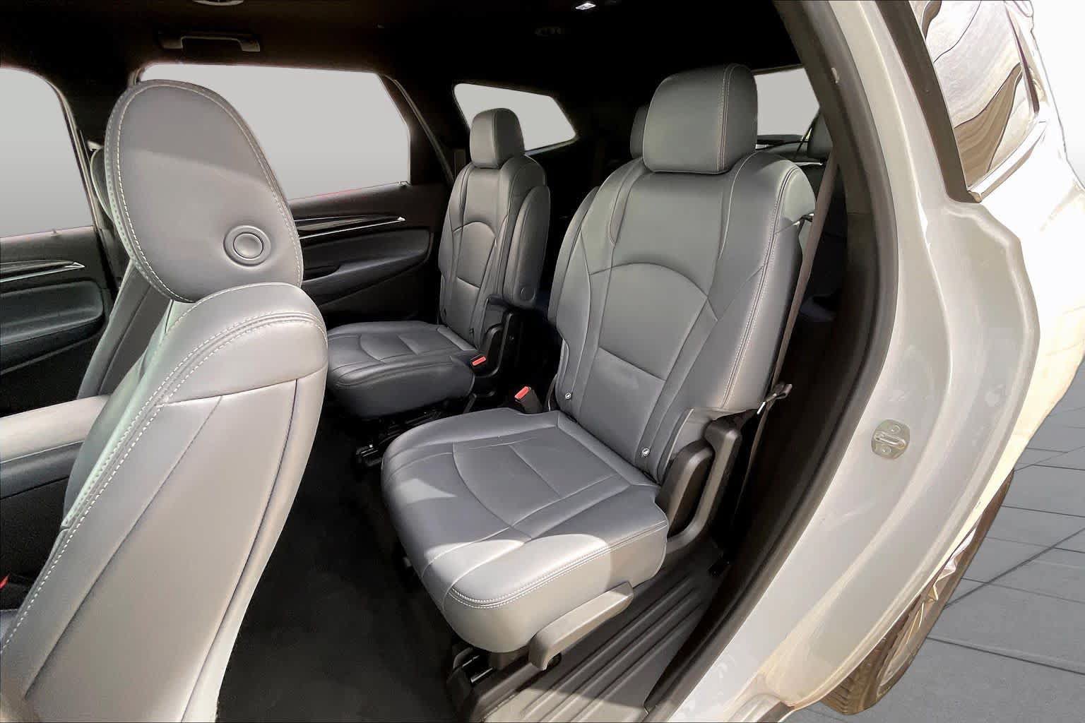 Used 2022 Buick Enclave Premium AWD/4WD image 19