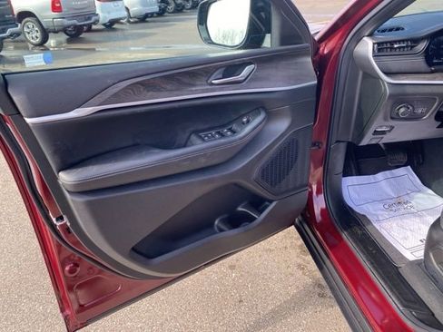 New 2026 Jeep Grand Cherokee Altitude image 23