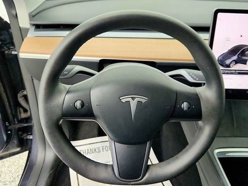 Used 2023 Tesla Model Y AWD image 12