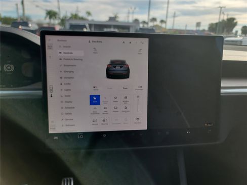 Used 2024 Tesla Model X image 26