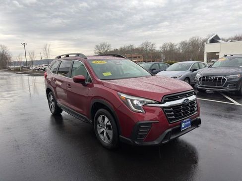 Used 2025 Subaru Ascent Premium image 3