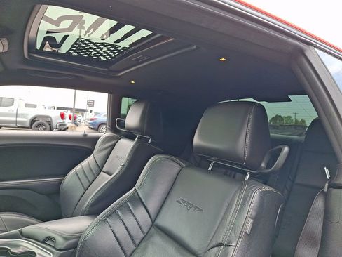 Used 2016 Dodge Challenger SRT RWD image 13