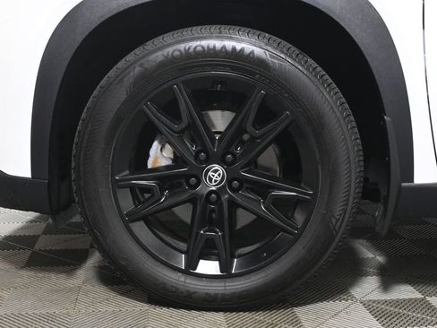 Used 2024 Toyota Grand Highlander AWD image 12
