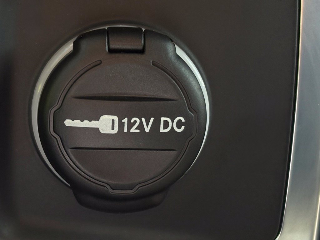 Used 2025 Jeep Wrangler Unlimited Sahara AWD/4WD image 27