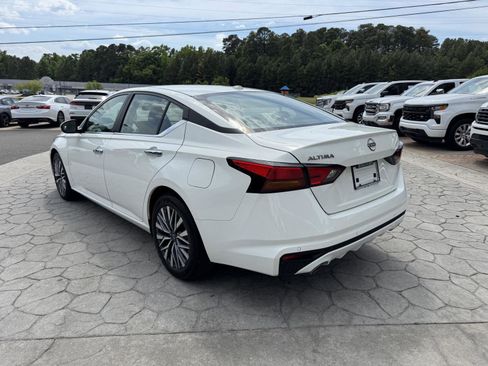 Used 2025 Nissan Altima 2.5 SV w/ SV Premium Package FWD image 10