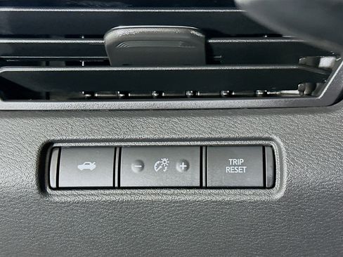 Used 2024 Nissan Altima 2.5 SV image 16