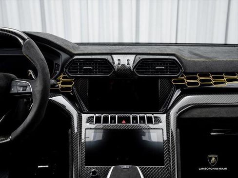 Used 2019 Lamborghini Urus AWD/4WD image 49