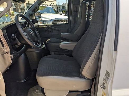 Used 2019 GMC Savana 2500 w/ Driver Convenience Package image 7