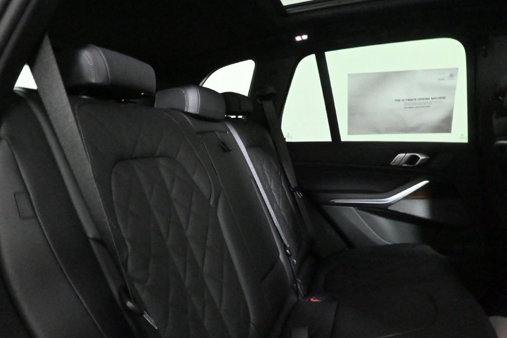 Used 2026 BMW X5 xDrive40i w/ M Sport Package AWD/4WD image 36
